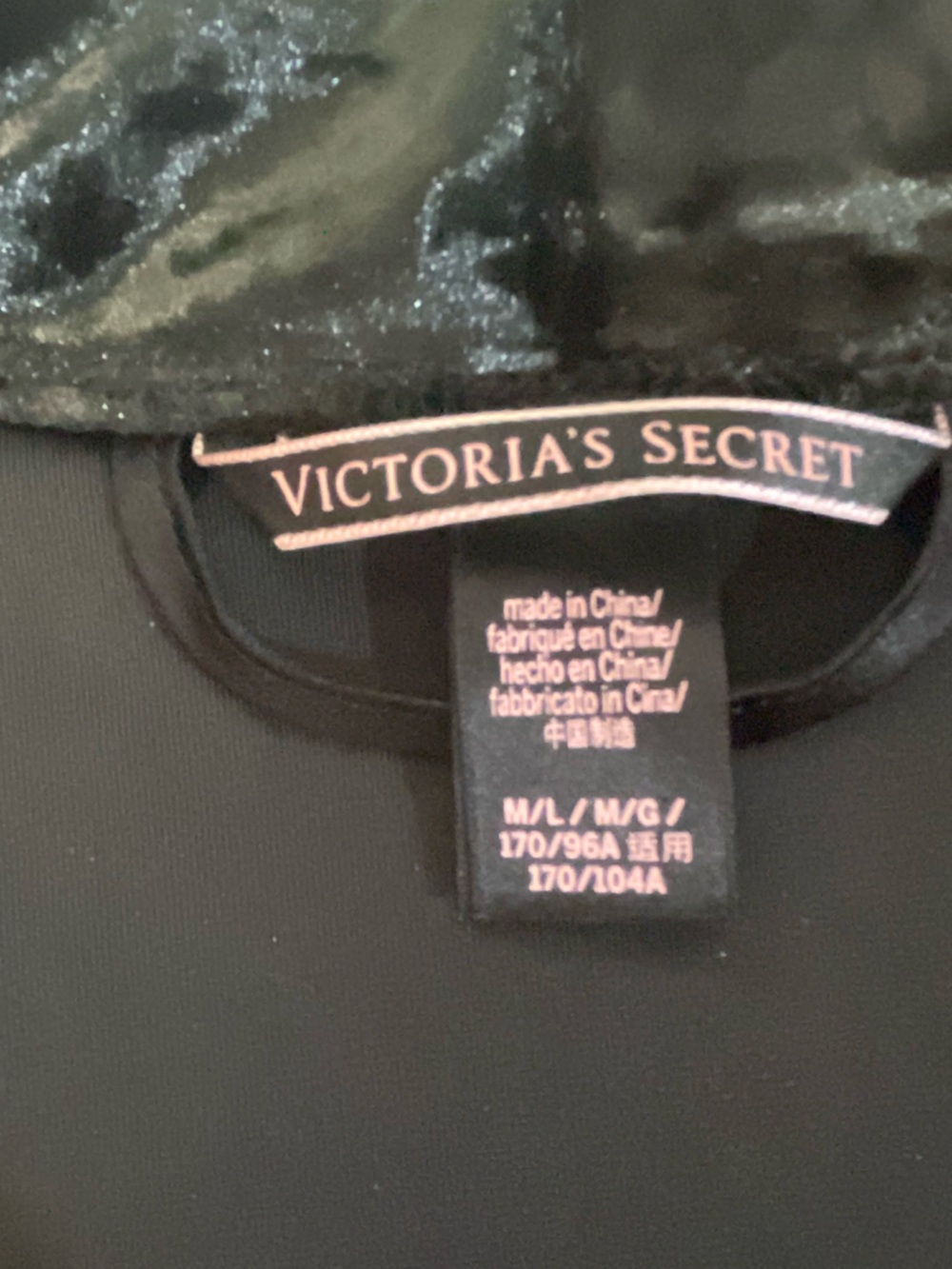 Victoria’s Secret Women Size M/L
Open Front Velour Robe Loungewear Relaxed - Picture 4 of 7